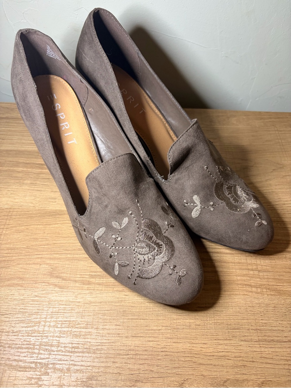 Esprit Women’s Brown Embroidered Floral Suede Block Heel Loafers Pumps